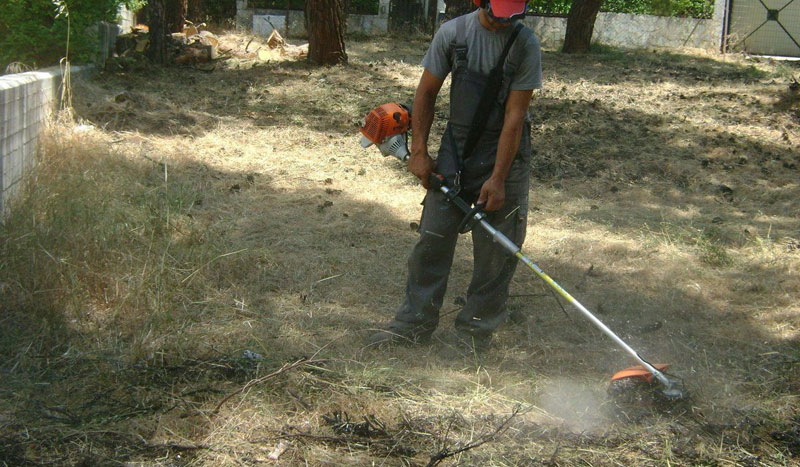 Καθαρισμός ιδιωτικών οικοπέδων