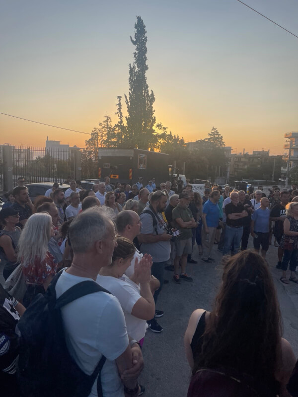 συμβολική πορεία μέχρι το Κ.Υ.Τ.