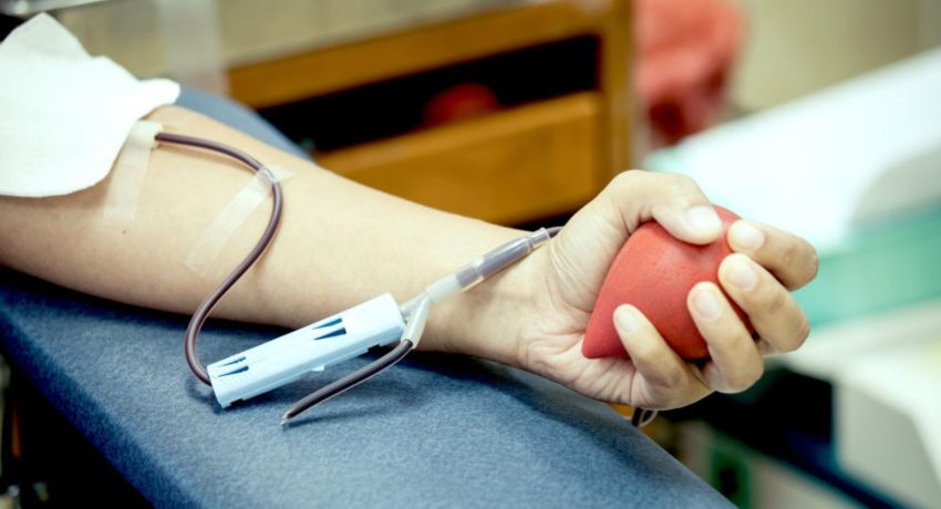 Συγκινητική η ανταπόκριση των πολιτών στην έκτακτη αιμοδοσία στο ΓΝΑ «Γεώργιος Γεννηματάς» για τους τραυματίες στα Τέμπη