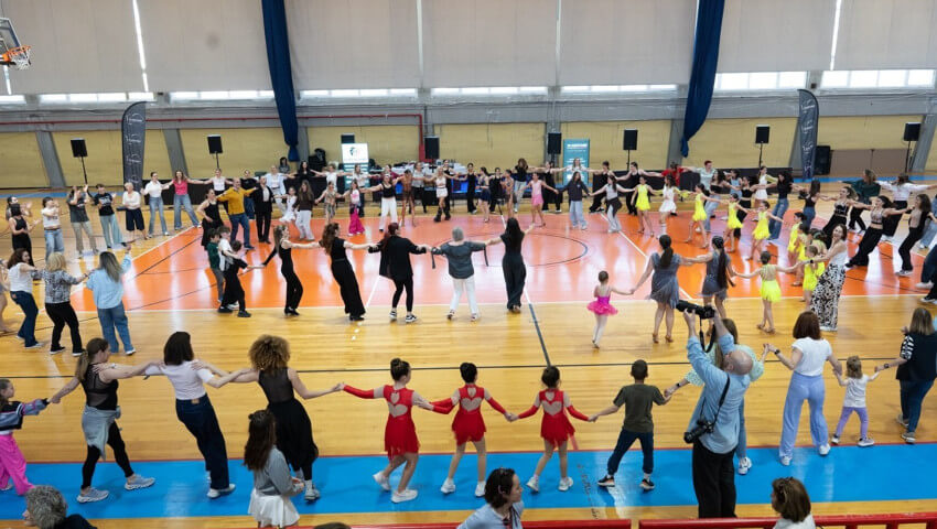 Ηλιούπολη: Μεγάλη επιτυχία η εκδήλωση για την Παγκόσμια Ημέρα Χορού με κοινωνικό μήνυμα