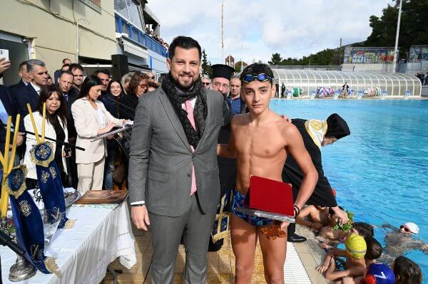 Ο αθλητής Δημήτρης Ζάχος 13 ετών παρέλαβε τιμητική πλακέτα & εκκλησιαστική εικόνα από τον Δήμαρχο Ηλιούπολης Στάθη Ψυρρόπουλο