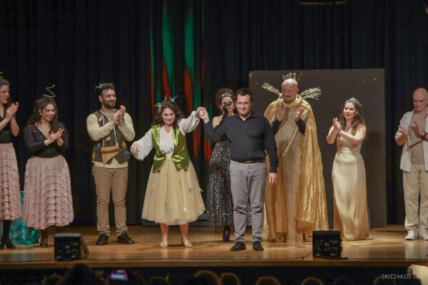 Κατάμεστο το Δημοτικό Θέατρο Ηλιούπολης για την παιδική όπερα «Ο Μαγικός Αυλός του Μότσαρτ... η Παπαγκένα αφηγείται!»