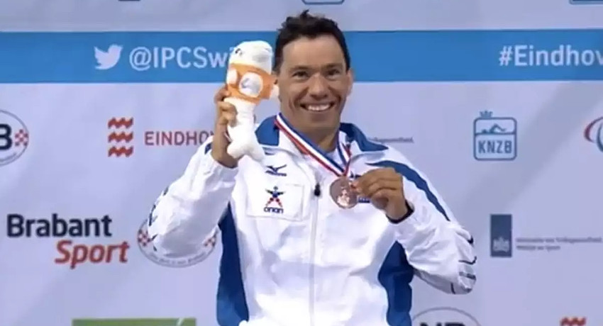 Ο Ηλιουπολίτης παραπολυμπιονίκης Γιάννης Κωστάκης κατέκτησε το χάλκινο μετάλιο στο παγκόσμιο πρωτάθλημα κολύμβησης