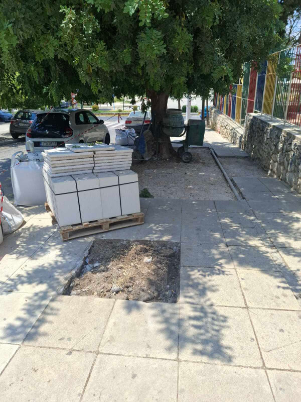Συνεχίζονται οι παρεμβάσεις σε πεζοδρόμια έξω από σχολεία της Ηλιούπολης
