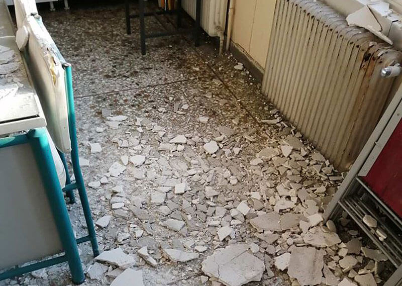 Σοβάδες από το ταβάνι έπεσαν στο 3ο δημοτικό σχολείο Ηλιούπολης