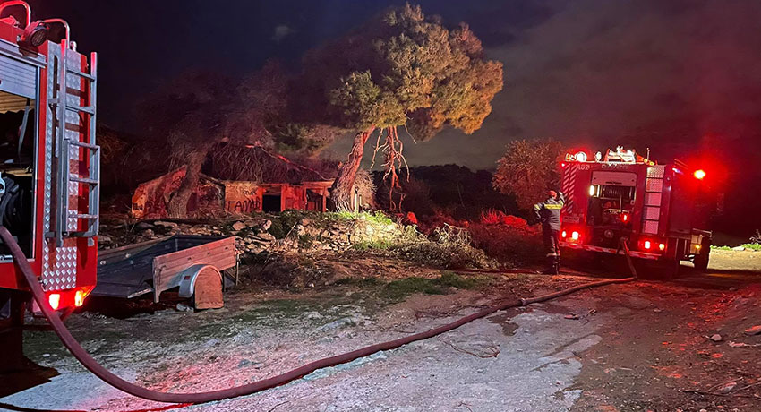 Πυρκαγιά σε εγκαταλελειμμένο σπίτι στο δάσος Ηλιούπολης