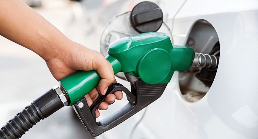 Fuel Pass 2: Στα 80 ευρώ το επίδομα βενζίνης & περισσότεροι δικαιούχοι